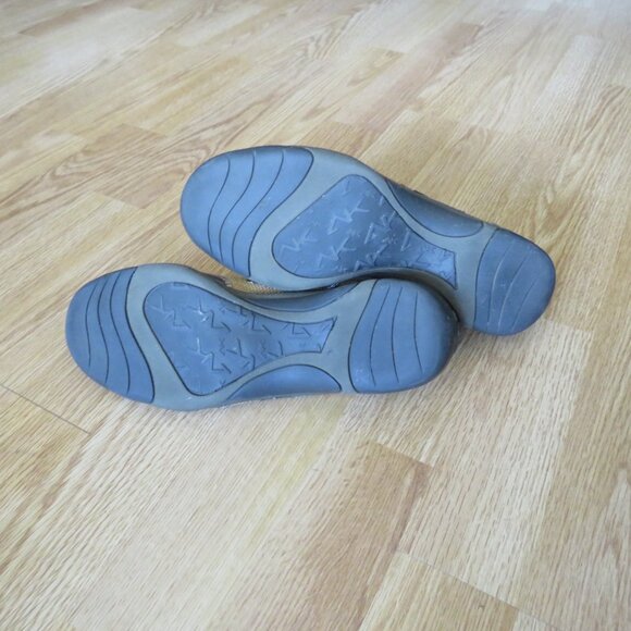 Anne Klein AK Women's Bronze Brown Fabric Front Zip Low Top Shoes Size 7.5 - Picture 10 of 12